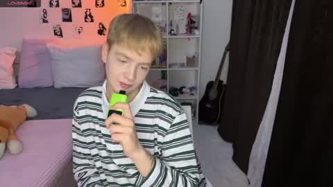 Snapshot of olivertasty chatting on October 9, 6:13 pm oliver online show from October 9, 6:13 pm