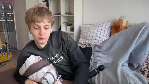 oliver online show from April 21, 12:11 pm