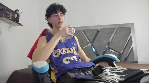 Snapshot of oliverthompson_01 chatting on March 7, 1:09 am oliverthompson_01 online show from March 7, 1:09 am