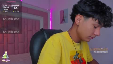 Oliver online show from December 3, 1:50 pm