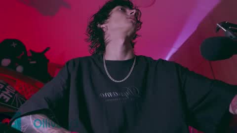     online show from November 23, 10:15 am