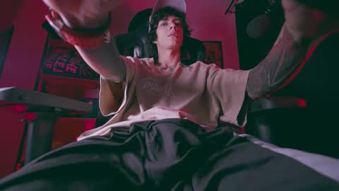     online show from March 5, 8:10 am