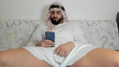 Snapshot of omar_xoxo chatting on January 10, 10:36 pm Omar online show from January 10, 10:36 pm