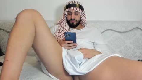 Snapshot of omar_xoxo chatting on December 9, 10:15 pm Omar online show from December 9, 10:15 pm