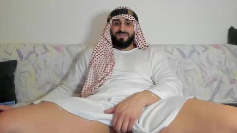 Snapshot of omar_xoxo chatting on January 11, 10:40 pm Omar online show from January 11, 10:40 pm