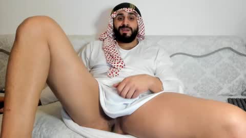 Snapshot of omar_xoxo chatting on December 13, 3:05 am Omar online show from December 13, 3:05 am
