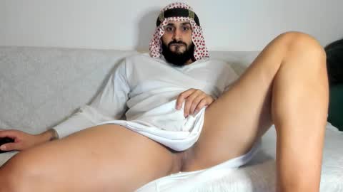Snapshot of omar_xoxo chatting on September 17, 8:43 pm Omar online show from September 17, 8:43 pm