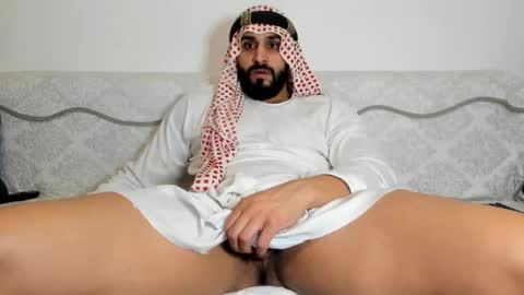 Snapshot of omar_xoxo chatting on December 11, 9:33 pm Omar online show from December 11, 9:33 pm