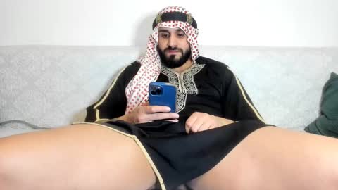 Snapshot of omar_xoxo chatting on December 7, 10:28 pm Omar online show from December 7, 10:28 pm