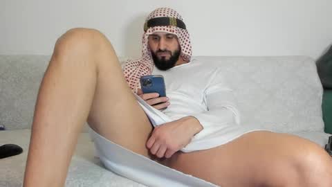 Snapshot of omar_xoxo chatting on February 24, 7:44 am Omar online show from February 24, 7:44 am