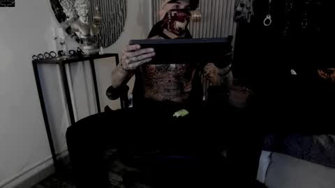     ... online show from November 8, 4:15 am