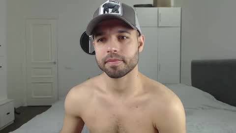 onebestlover online show from March 6, 9:03 am