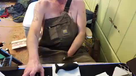 onehandwashestheother online show from April 24, 2:58 am