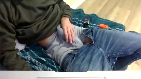 onehitwonder21 online show from March 1, 1:38 am