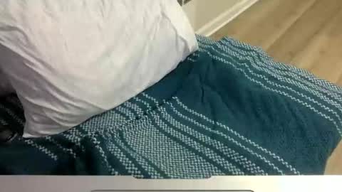 onehitwonder21 online show from March 15, 7:42 pm