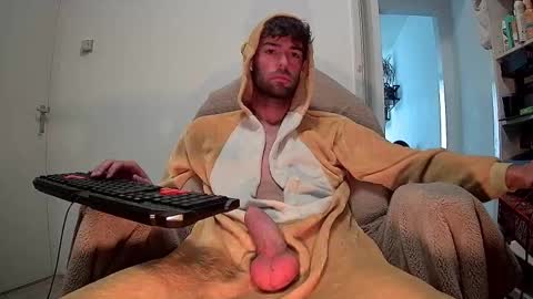 onesieboyx online show from September 15, 11:44 am
