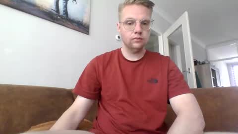 oook5 online show from May 1, 1:57 pm