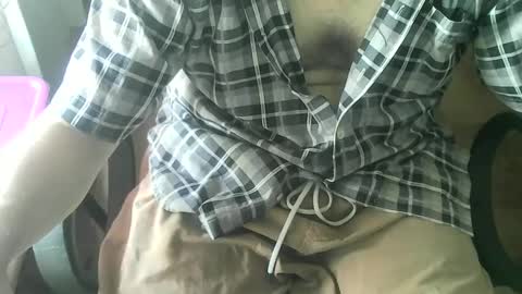 Snapshot of ore_cam chatting on January 28, 5:35 pm Ore online show from January 28, 5:35 pm