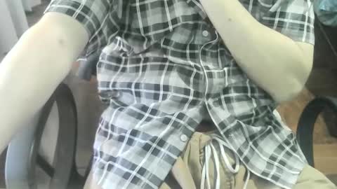Snapshot of ore_cam chatting on January 2, 9:33 am Ore online show from January 2, 9:33 am