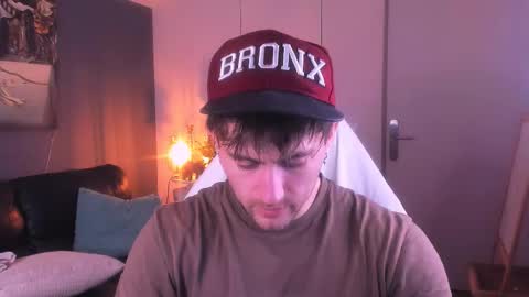 Snapshot of oscar_miller_ chatting on September 28, 9:02 pm Oscar online show from September 28, 9:02 pm
