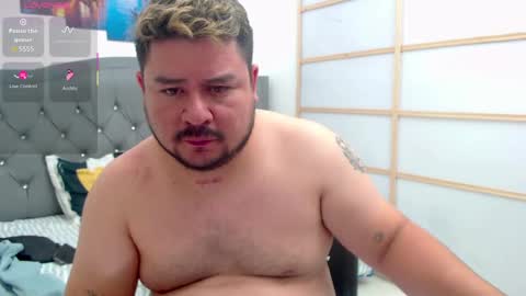 Snapshot of oso_gael chatting on September 18, 5:37 pm Bear Gael online show from September 18, 5:37 pm