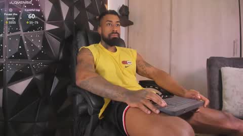 Snapshot of ostin_danielss chatting on October 7, 10:58 pm Ostin Daniels online show from October 7, 10:58 pm