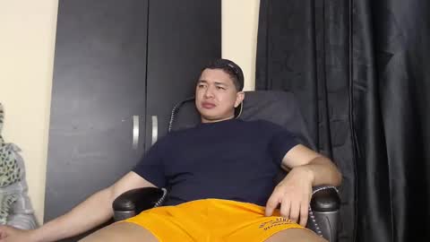 Snapshot of otto_stud chatting on October 20, 3:54 am otto_stud online show from October 20, 3:54 am