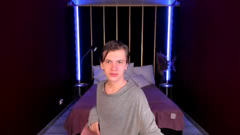 Snapshot of otto_williams chatting on October 17, 9:19 pm Otto online show from October 17, 9:19 pm