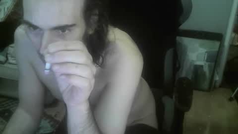 Snapshot of ouinnybis195625 chatting on December 27, 9:39 am ouinnybis195625 online show from December 27, 9:39 am