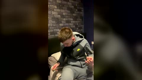 Owen kayz online show from March 13, 9:32 pm