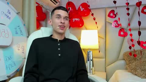 Snapshot of owen_stone1 chatting on February 22, 7:01 am owen_stone1 online show from February 22, 7:01 am