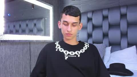 Snapshot of owen_stone1 chatting on February 20, 5:12 am owen_stone1 online show from February 20, 5:12 am
