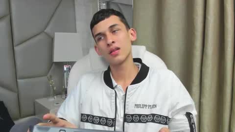 Snapshot of owen_stone1 chatting on March 11, 11:23 am owen_stone1 online show from March 11, 11:23 am