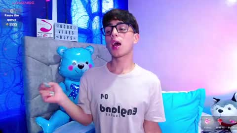 Snapshot of owenblue__ chatting on December 4, 9:13 pm Owen Independent model online show from December 4, 9:13 pm