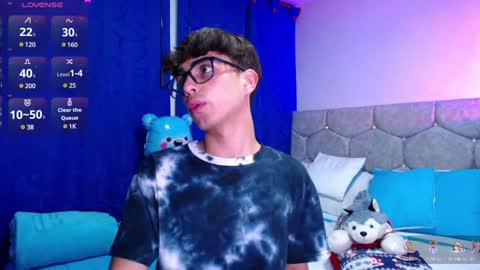 Snapshot of owenblue__ chatting on December 13, 1:48 am Owen Independent model online show from December 13, 1:48 am