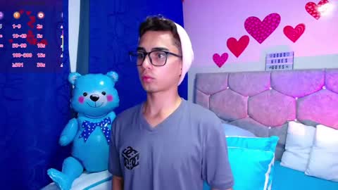 Snapshot of owenblue__ chatting on February 18, 6:48 am Owen Independent model online show from February 18, 6:48 am