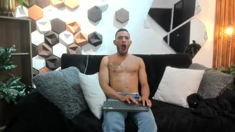 Snapshot of owenpierce1 chatting on September 27, 11:30 am Owen online show from September 27, 11:30 am