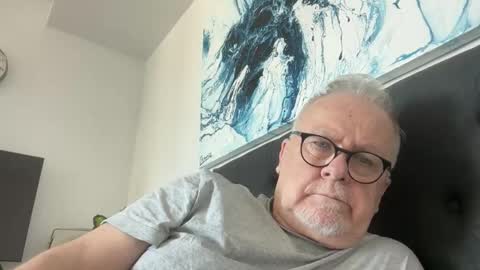 ozhairybearxxxx online show from November 9, 2:15 am