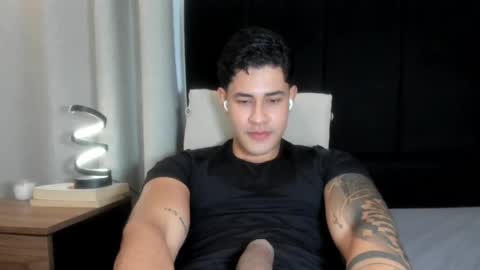 Snapshot of pablo_boston chatting on October 7, 3:32 am Javi online show from October 7, 3:32 am