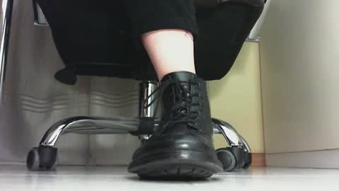 Snapshot of pablomenesssl chatting on January 29, 11:14 pm Pablo Meness online show from January 29, 11:14 pm