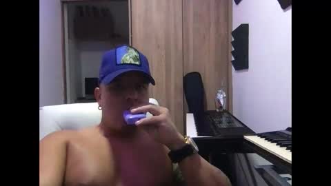 paisaexotico online show from October 24, 1:29 am