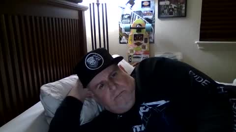 Snapshot of panos678442 chatting on March 9, 11:14 am panos online show from March 9, 11:14 am
