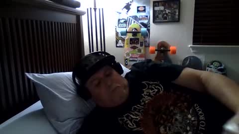 Snapshot of panos678442 chatting on February 9, 3:43 am panos online show from February 9, 3:43 am