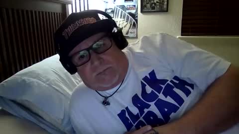 panos online show from April 26, 6:55 am