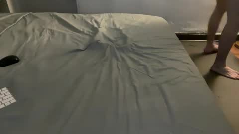 PantsLessTraveler online show from April 22, 5:46 am