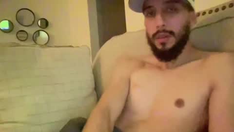 papicubano_guapo23cm online show from March 2, 7:15 am