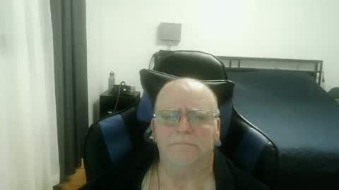 papilly online show from April 10, 11:56 pm