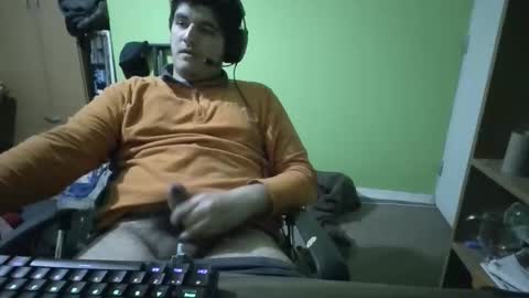 Snapshot of papitowilly999 chatting on October 6, 12:15 am Papito online show from October 6, 12:15 am