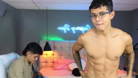 Snapshot of paradise_boy_s chatting on December 6, 12:12 am Ryan And Casper online show from December 6, 12:12 am
