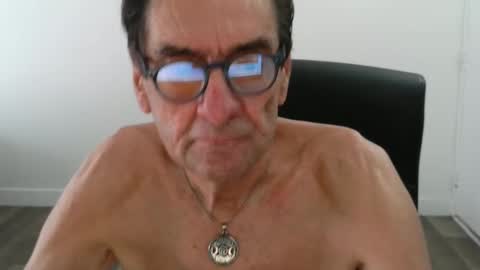 Snapshot of pastelito76 chatting on October 12, 5:40 pm Bob online show from October 12, 5:40 pm